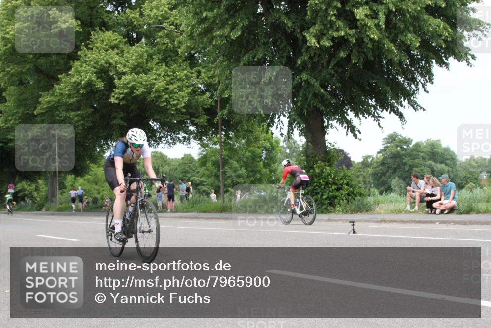 15.06.2025 - 7 Türme Triathlon Yannick Fuchs http://msf.ph/oto/7965900 15.06.2025 13:13:33 Radfahren  meine-sportfotos.de