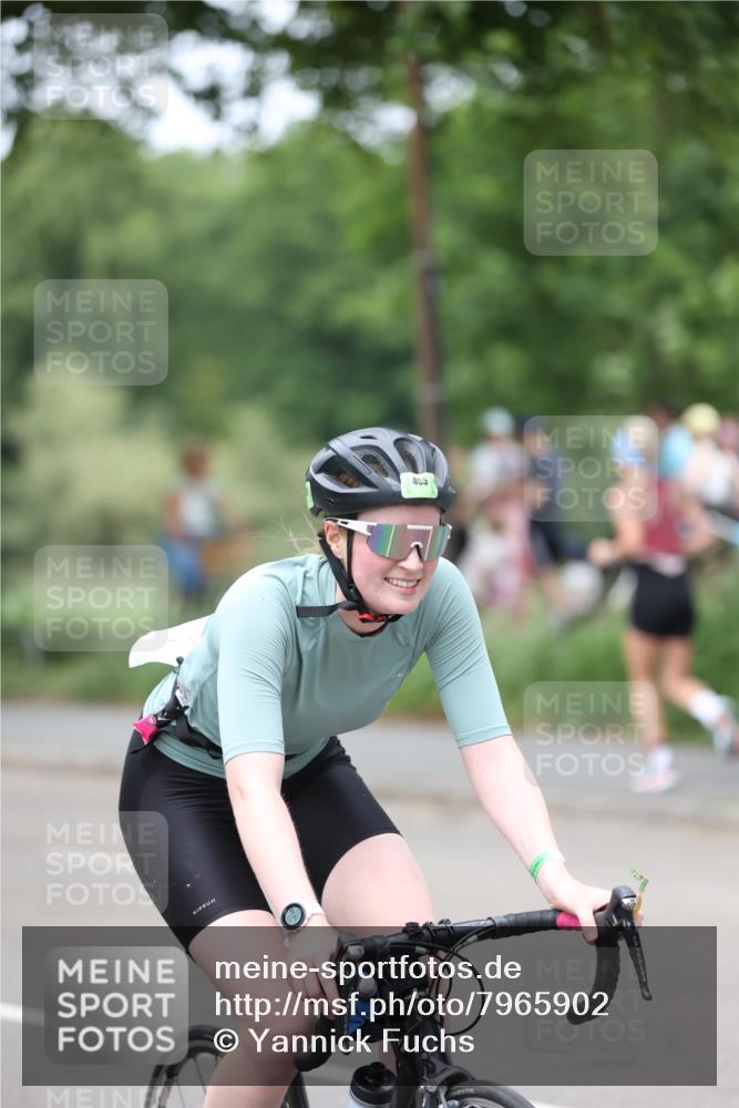 15.06.2025 - 7 Türme Triathlon Yannick Fuchs http://msf.ph/oto/7965902 15.06.2025 14:00:27 Radfahren 405 meine-sportfotos.de
