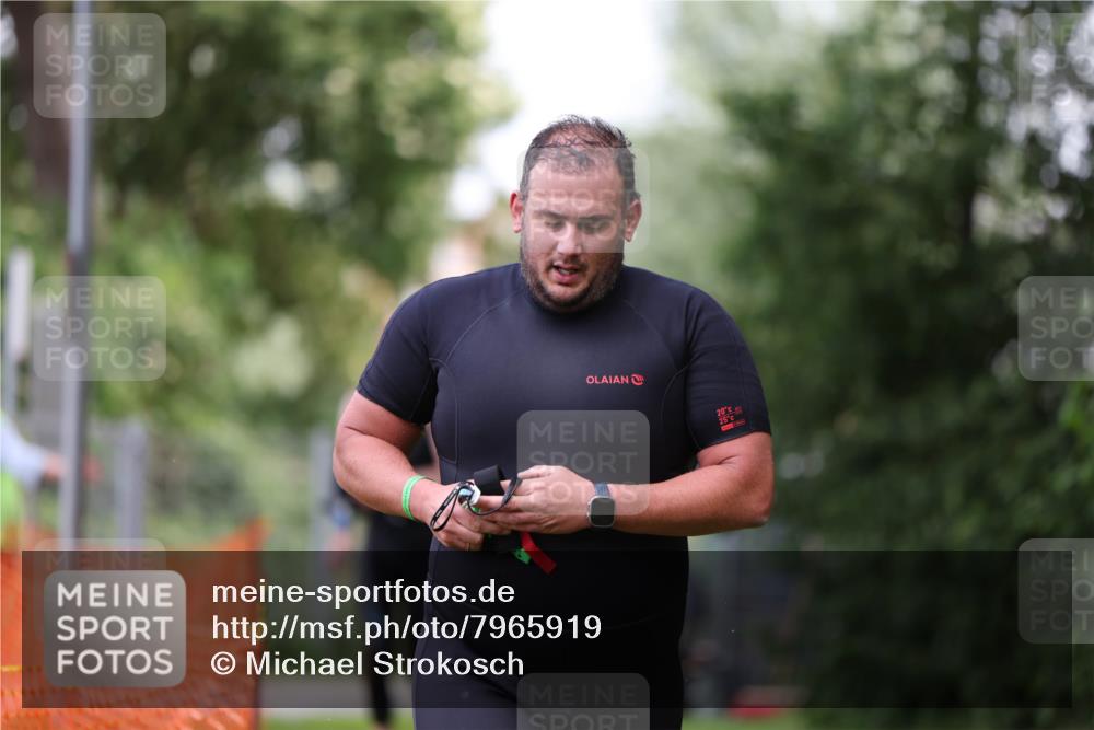 15.06.2025 - 7 Türme Triathlon Michael Strokosch http://msf.ph/oto/7965919 15.06.2025 12:19:50 Schwimmen 372, 471, 483, 488, 531, 536, 538, 550, 585, 594, 612, 635 meine-sportfotos.de