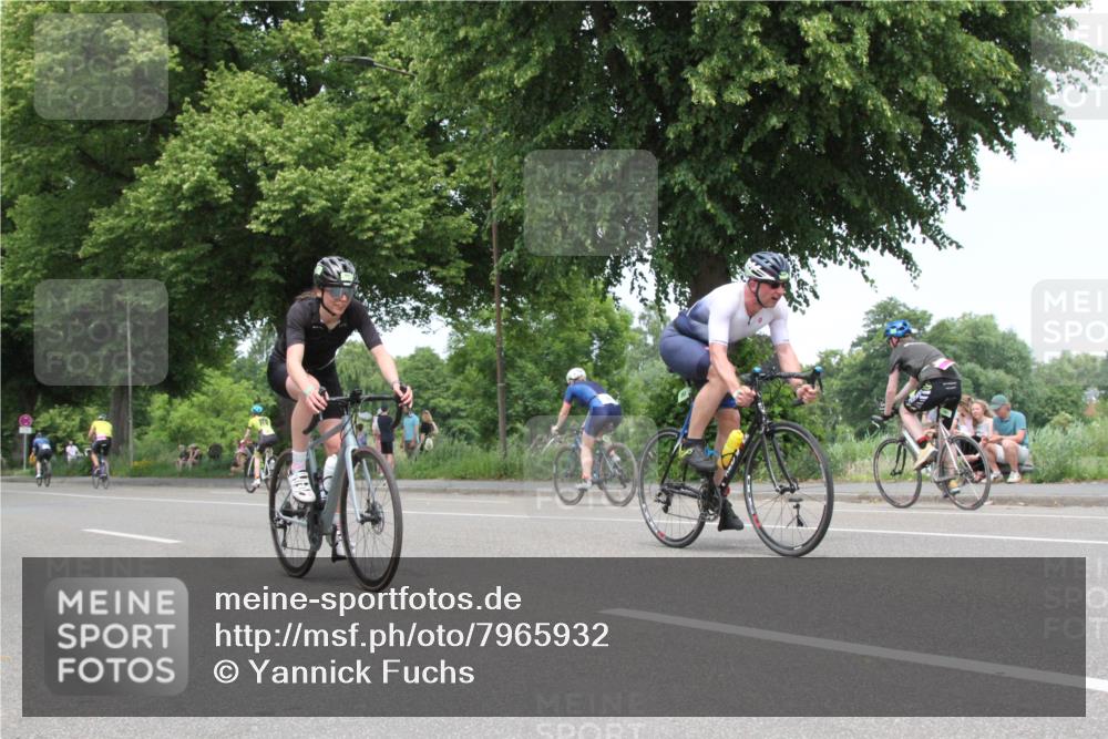 15.06.2025 - 7 Türme Triathlon Yannick Fuchs http://msf.ph/oto/7965932 15.06.2025 13:13:47 Radfahren  meine-sportfotos.de