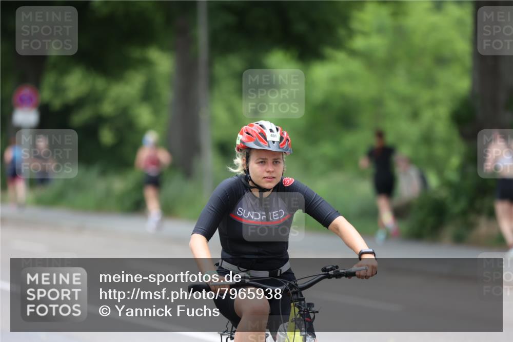 15.06.2025 - 7 Türme Triathlon Yannick Fuchs http://msf.ph/oto/7965938 15.06.2025 14:00:38 Radfahren 401 meine-sportfotos.de