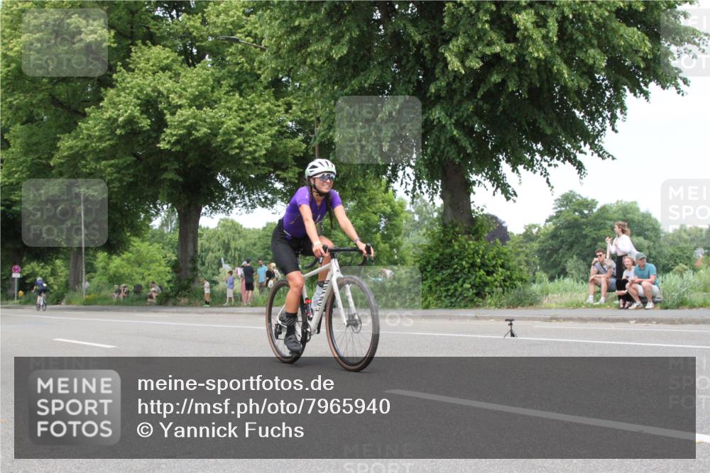 15.06.2025 - 7 Türme Triathlon Yannick Fuchs http://msf.ph/oto/7965940 15.06.2025 13:13:57 Radfahren  meine-sportfotos.de
