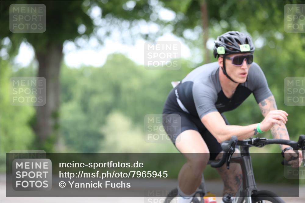 15.06.2025 - 7 Türme Triathlon Yannick Fuchs http://msf.ph/oto/7965945 15.06.2025 11:16:04 Radfahren 235 meine-sportfotos.de