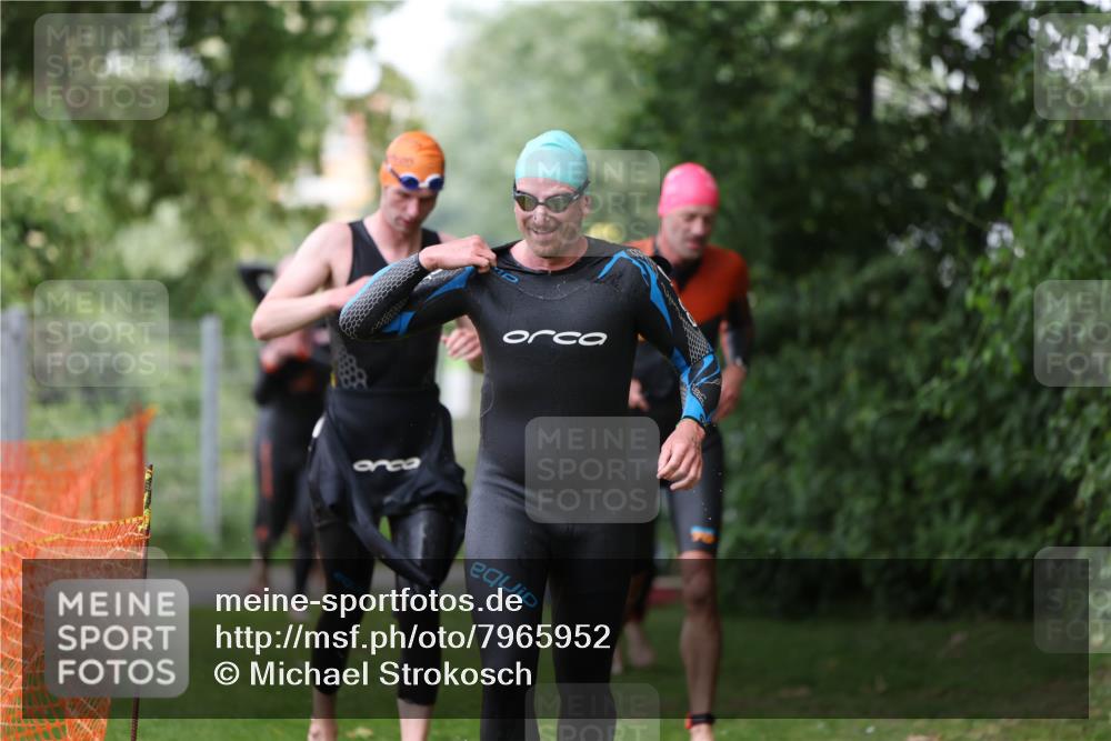 15.06.2025 - 7 Türme Triathlon Michael Strokosch http://msf.ph/oto/7965952 15.06.2025 12:19:52 Schwimmen 372, 483, 488, 531, 536, 538, 550, 585, 594, 612, 631, 635 meine-sportfotos.de
