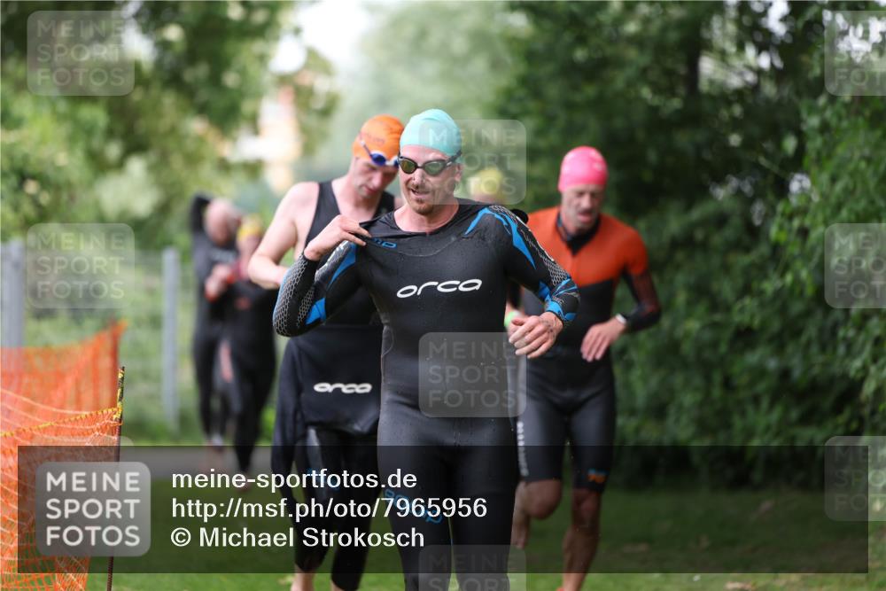 15.06.2025 - 7 Türme Triathlon Michael Strokosch http://msf.ph/oto/7965956 15.06.2025 12:19:53 Schwimmen 372, 483, 488, 531, 536, 538, 550, 585, 594, 612, 631, 635 meine-sportfotos.de