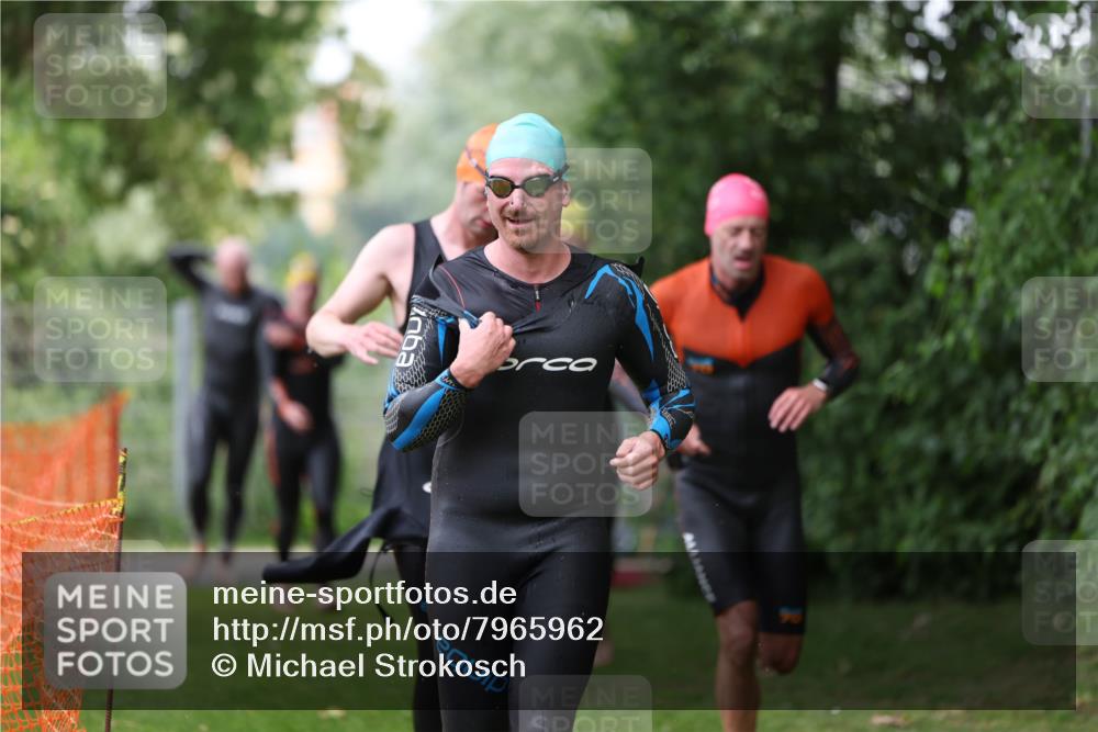 15.06.2025 - 7 Türme Triathlon Michael Strokosch http://msf.ph/oto/7965962 15.06.2025 12:19:53 Schwimmen 372, 483, 488, 531, 536, 538, 550, 585, 594, 612, 631, 635 meine-sportfotos.de