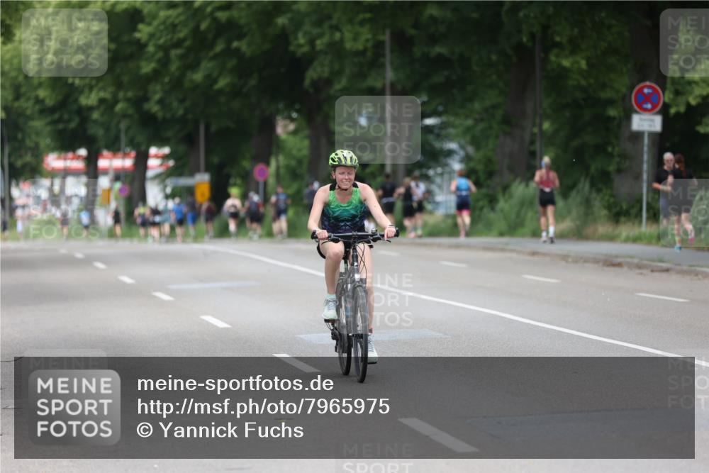 15.06.2025 - 7 Türme Triathlon Yannick Fuchs http://msf.ph/oto/7965975 15.06.2025 14:00:47 Radfahren  meine-sportfotos.de