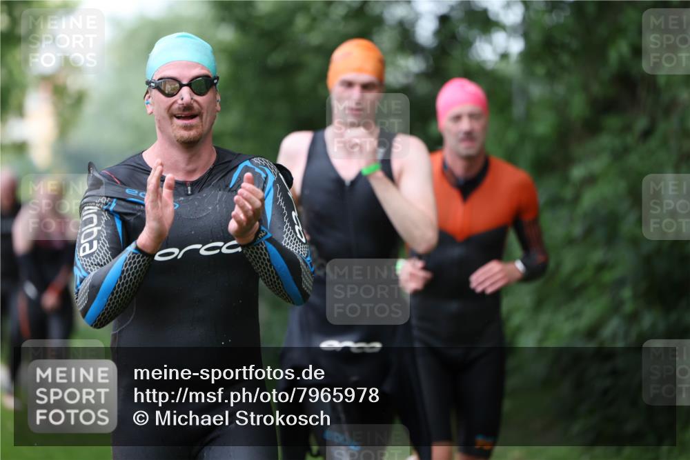 15.06.2025 - 7 Türme Triathlon Michael Strokosch http://msf.ph/oto/7965978 15.06.2025 12:19:54 Schwimmen 372, 483, 488, 531, 536, 538, 550, 585, 594, 612, 631, 635 meine-sportfotos.de