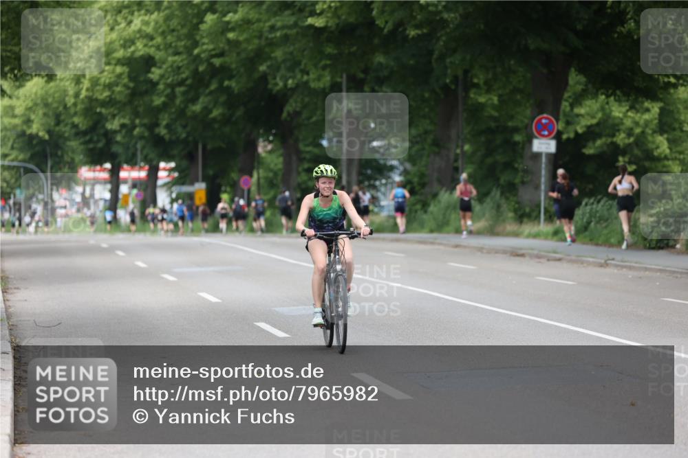 15.06.2025 - 7 Türme Triathlon Yannick Fuchs http://msf.ph/oto/7965982 15.06.2025 14:00:47 Radfahren  meine-sportfotos.de