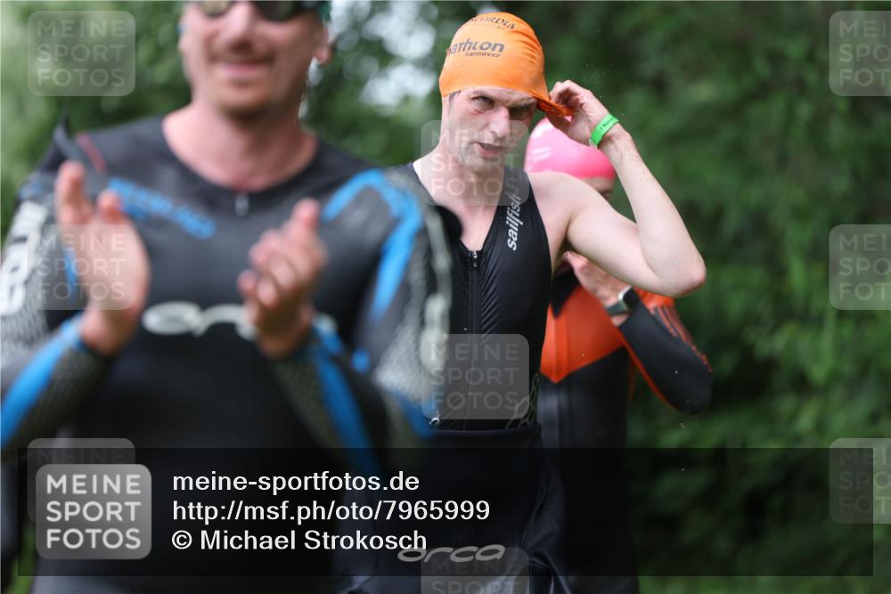 15.06.2025 - 7 Türme Triathlon Michael Strokosch http://msf.ph/oto/7965999 15.06.2025 12:19:55 Schwimmen 372, 483, 488, 531, 536, 538, 550, 585, 594, 612, 631, 635 meine-sportfotos.de