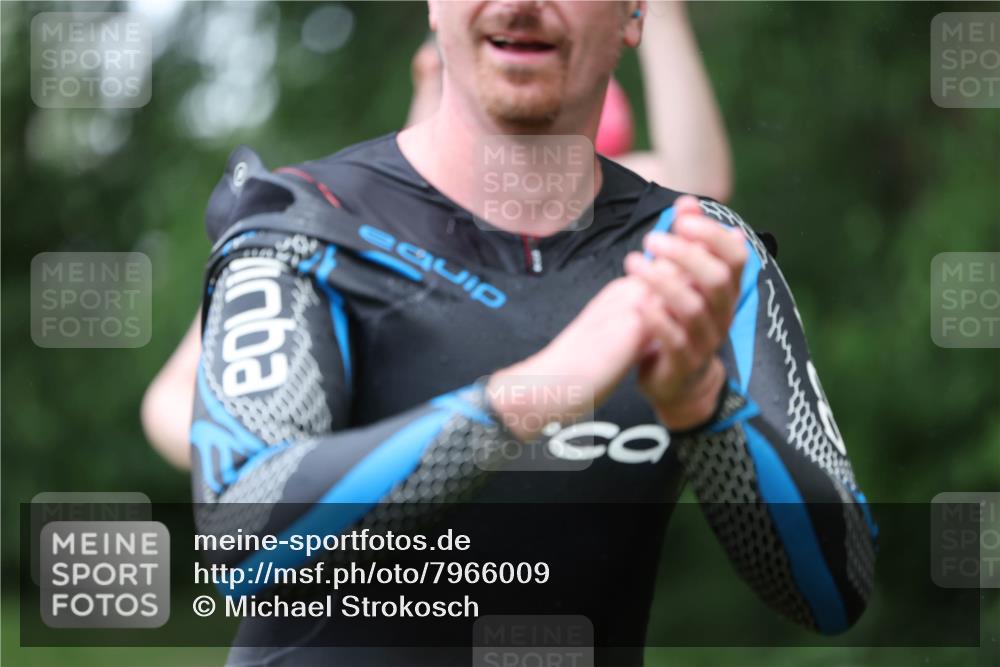15.06.2025 - 7 Türme Triathlon Michael Strokosch http://msf.ph/oto/7966009 15.06.2025 12:19:56 Schwimmen 372, 483, 488, 531, 536, 538, 550, 585, 594, 612, 631, 635 meine-sportfotos.de