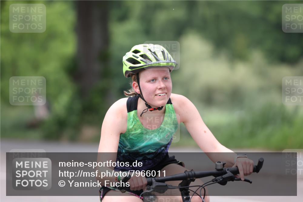 15.06.2025 - 7 Türme Triathlon Yannick Fuchs http://msf.ph/oto/7966011 15.06.2025 14:00:49 Radfahren  meine-sportfotos.de