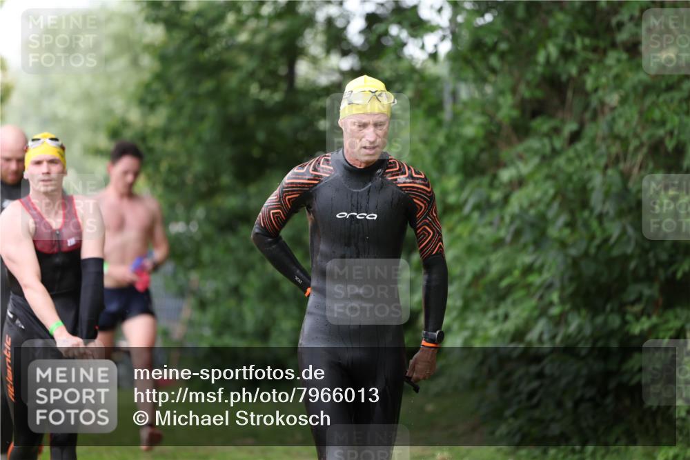 15.06.2025 - 7 Türme Triathlon Michael Strokosch http://msf.ph/oto/7966013 15.06.2025 12:19:57 Schwimmen 372, 483, 488, 531, 536, 538, 550, 585, 594, 595, 612, 631, 635 meine-sportfotos.de