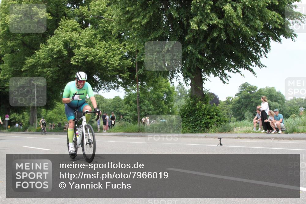 15.06.2025 - 7 Türme Triathlon Yannick Fuchs http://msf.ph/oto/7966019 15.06.2025 13:14:29 Radfahren  meine-sportfotos.de