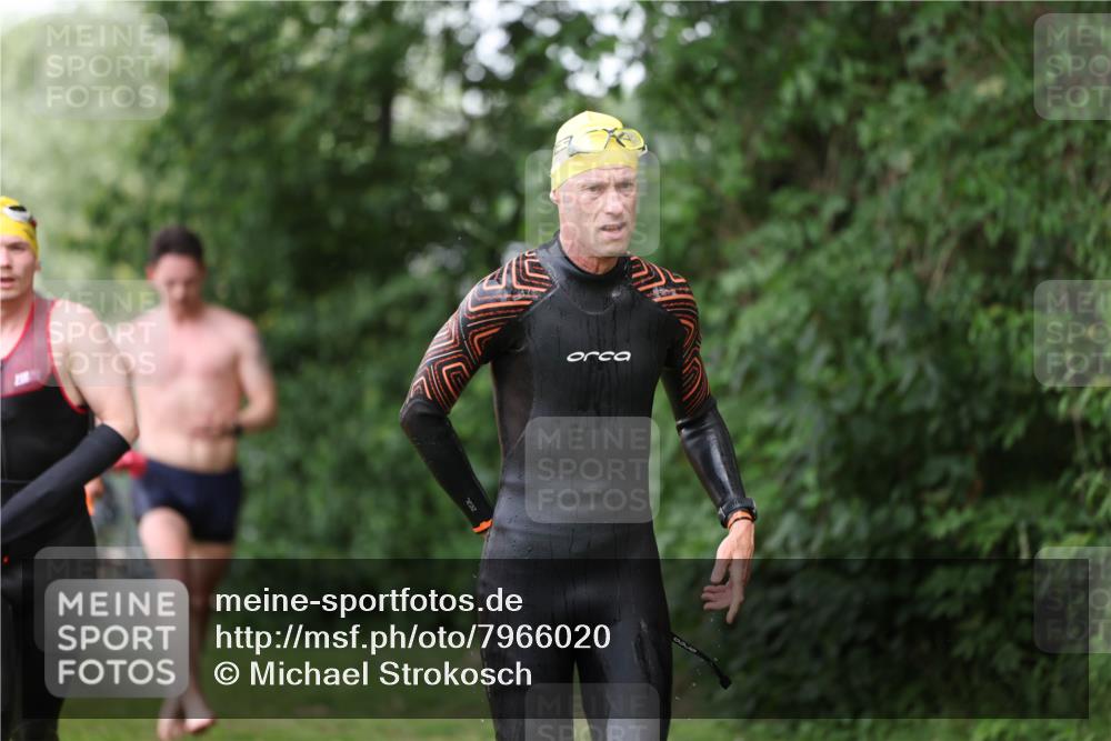 15.06.2025 - 7 Türme Triathlon Michael Strokosch http://msf.ph/oto/7966020 15.06.2025 12:19:58 Schwimmen 372, 483, 488, 536, 550, 585, 594, 595, 612, 631, 635 meine-sportfotos.de