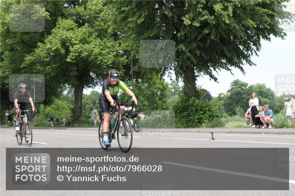 15.06.2025 - 7 Türme Triathlon Yannick Fuchs http://msf.ph/oto/7966028 15.06.2025 13:14:30 Radfahren  meine-sportfotos.de