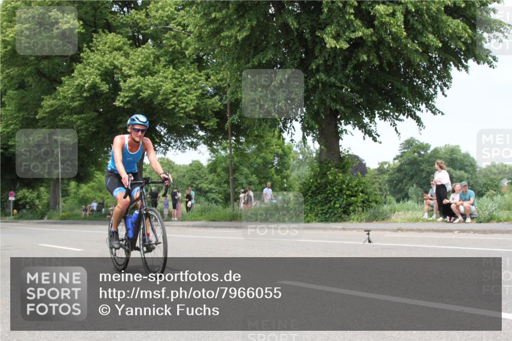 15.06.2025 - 7 Türme Triathlon Yannick Fuchs http://msf.ph/oto/7966055 15.06.2025 13:14:44 Radfahren  meine-sportfotos.de