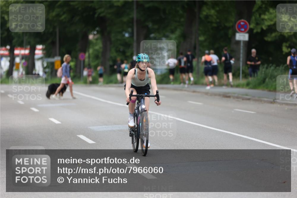 15.06.2025 - 7 Türme Triathlon Yannick Fuchs http://msf.ph/oto/7966060 15.06.2025 14:01:43 Radfahren 356 meine-sportfotos.de