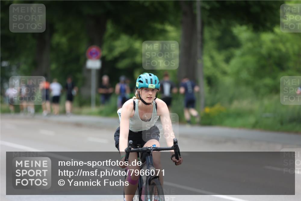 15.06.2025 - 7 Türme Triathlon Yannick Fuchs http://msf.ph/oto/7966071 15.06.2025 14:01:44 Radfahren 356 meine-sportfotos.de