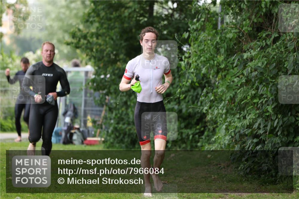15.06.2025 - 7 Türme Triathlon Michael Strokosch http://msf.ph/oto/7966084 15.06.2025 12:20:08 Schwimmen 372, 438, 488, 536, 550, 585, 594, 595, 604, 631, 635 meine-sportfotos.de