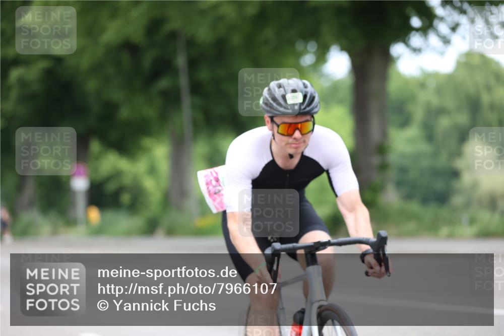 15.06.2025 - 7 Türme Triathlon Yannick Fuchs http://msf.ph/oto/7966107 15.06.2025 11:16:31 Radfahren 241, 262, 274, 327 meine-sportfotos.de