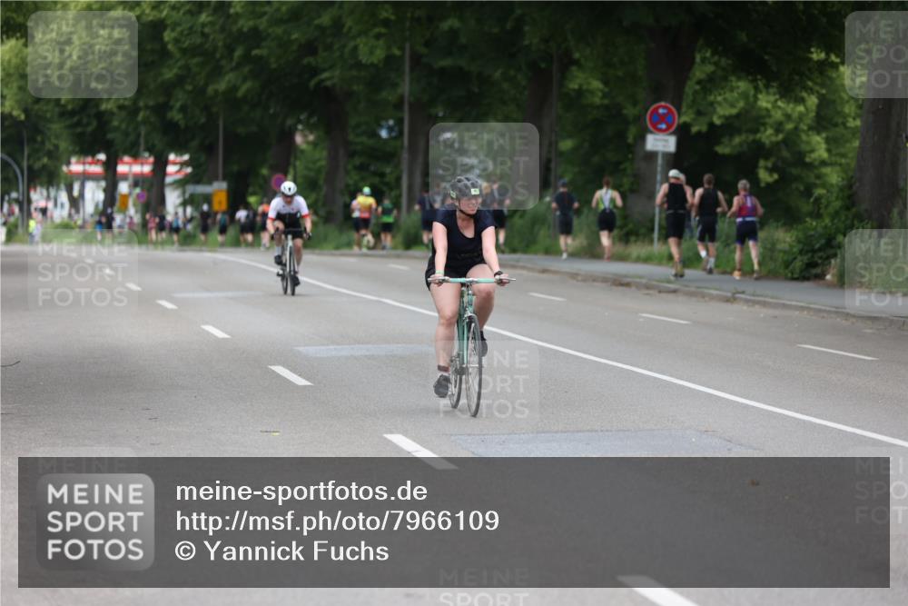 15.06.2025 - 7 Türme Triathlon Yannick Fuchs http://msf.ph/oto/7966109 15.06.2025 14:02:02 Radfahren 967 meine-sportfotos.de