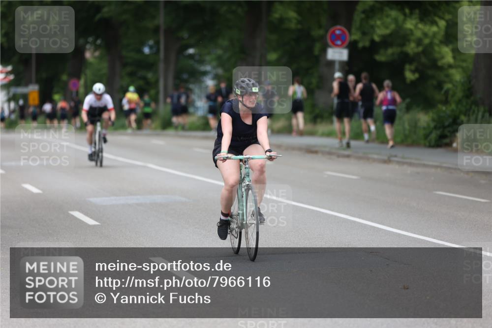 15.06.2025 - 7 Türme Triathlon Yannick Fuchs http://msf.ph/oto/7966116 15.06.2025 14:02:02 Radfahren 967 meine-sportfotos.de