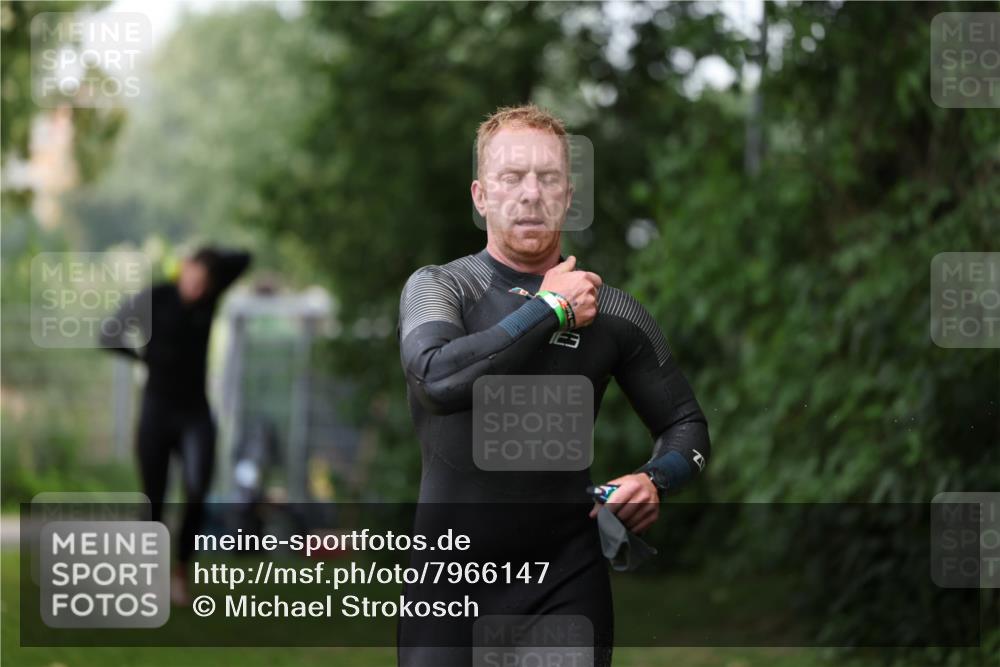 15.06.2025 - 7 Türme Triathlon Michael Strokosch http://msf.ph/oto/7966147 15.06.2025 12:20:11 Schwimmen 372, 438, 488, 550, 573, 585, 594, 595, 604, 610, 613, 631 meine-sportfotos.de