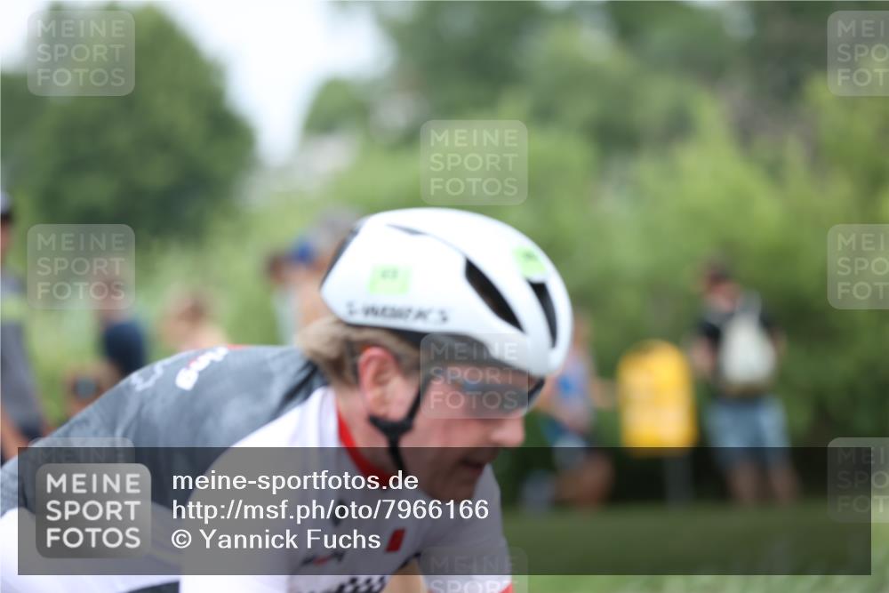 15.06.2025 - 7 Türme Triathlon Yannick Fuchs http://msf.ph/oto/7966166 15.06.2025 14:02:05 Radfahren 967 meine-sportfotos.de