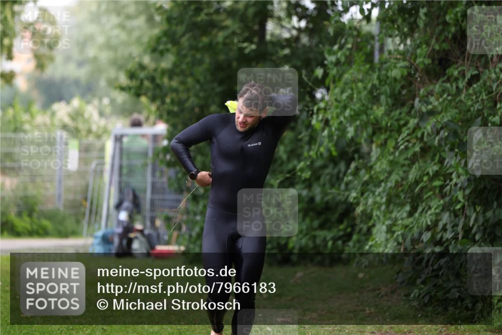 15.06.2025 - 7 Türme Triathlon Michael Strokosch http://msf.ph/oto/7966183 15.06.2025 12:20:15 Schwimmen 372, 438, 573, 585, 595, 604, 610, 613, 631, 634 meine-sportfotos.de