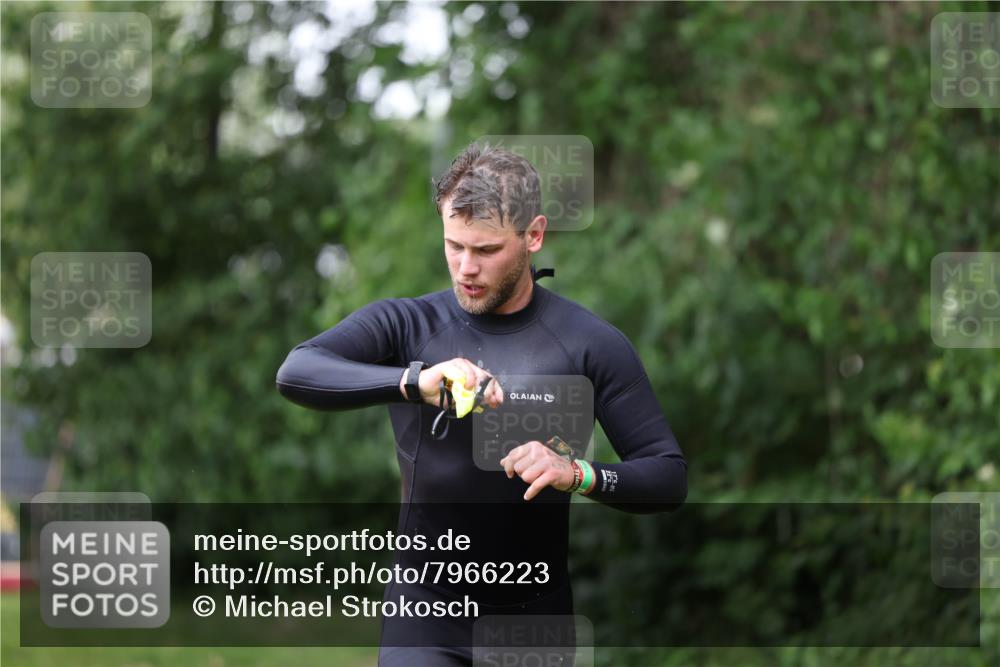 15.06.2025 - 7 Türme Triathlon Michael Strokosch http://msf.ph/oto/7966223 15.06.2025 12:20:17 Schwimmen 372, 438, 573, 595, 604, 610, 613, 631, 634 meine-sportfotos.de