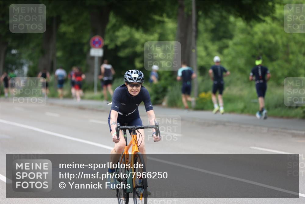 15.06.2025 - 7 Türme Triathlon Yannick Fuchs http://msf.ph/oto/7966250 15.06.2025 14:02:24 Radfahren 803 meine-sportfotos.de