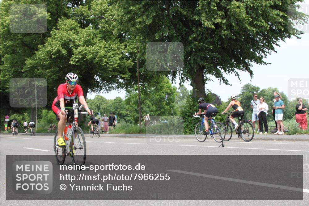 15.06.2025 - 7 Türme Triathlon Yannick Fuchs http://msf.ph/oto/7966255 15.06.2025 13:16:33 Radfahren  meine-sportfotos.de