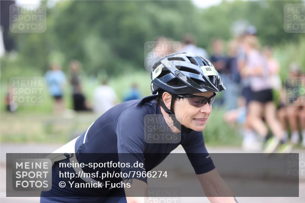 15.06.2025 - 7 Türme Triathlon Yannick Fuchs http://msf.ph/oto/7966274 15.06.2025 14:02:26 Radfahren 803 meine-sportfotos.de