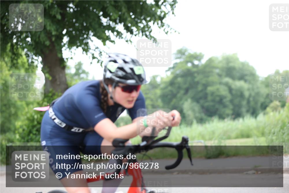 15.06.2025 - 7 Türme Triathlon Yannick Fuchs http://msf.ph/oto/7966278 15.06.2025 11:16:45 Radfahren  meine-sportfotos.de