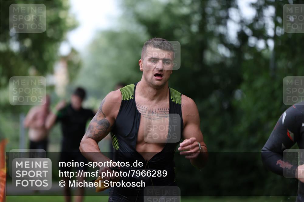 15.06.2025 - 7 Türme Triathlon Michael Strokosch http://msf.ph/oto/7966289 15.06.2025 12:20:26 Schwimmen 438, 499, 573, 595, 604, 610, 613, 634 meine-sportfotos.de