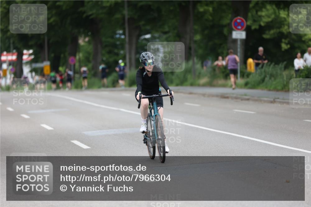 15.06.2025 - 7 Türme Triathlon Yannick Fuchs http://msf.ph/oto/7966304 15.06.2025 14:02:48 Radfahren 824 meine-sportfotos.de