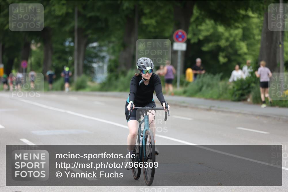 15.06.2025 - 7 Türme Triathlon Yannick Fuchs http://msf.ph/oto/7966309 15.06.2025 14:02:48 Radfahren 824 meine-sportfotos.de