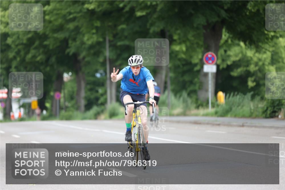 15.06.2025 - 7 Türme Triathlon Yannick Fuchs http://msf.ph/oto/7966319 15.06.2025 11:17:18 Radfahren 230 meine-sportfotos.de
