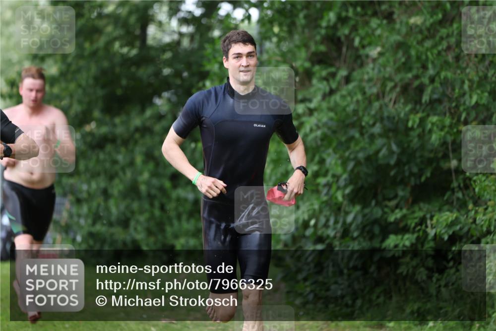 15.06.2025 - 7 Türme Triathlon Michael Strokosch http://msf.ph/oto/7966325 15.06.2025 12:20:28 Schwimmen 438, 499, 573, 604, 610, 613, 634 meine-sportfotos.de