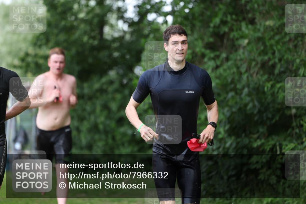 15.06.2025 - 7 Türme Triathlon Michael Strokosch http://msf.ph/oto/7966332 15.06.2025 12:20:29 Schwimmen 438, 499, 573, 604, 610, 613, 634 meine-sportfotos.de