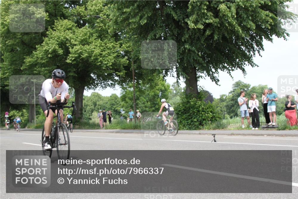 15.06.2025 - 7 Türme Triathlon Yannick Fuchs http://msf.ph/oto/7966337 15.06.2025 13:17:21 Radfahren  meine-sportfotos.de