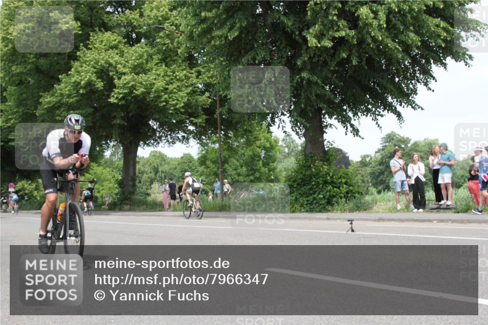 15.06.2025 - 7 Türme Triathlon Yannick Fuchs http://msf.ph/oto/7966347 15.06.2025 13:17:22 Radfahren  meine-sportfotos.de