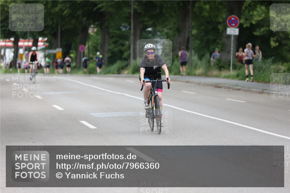 15.06.2025 - 7 Türme Triathlon Yannick Fuchs http://msf.ph/oto/7966360 15.06.2025 14:02:54 Radfahren 887 meine-sportfotos.de