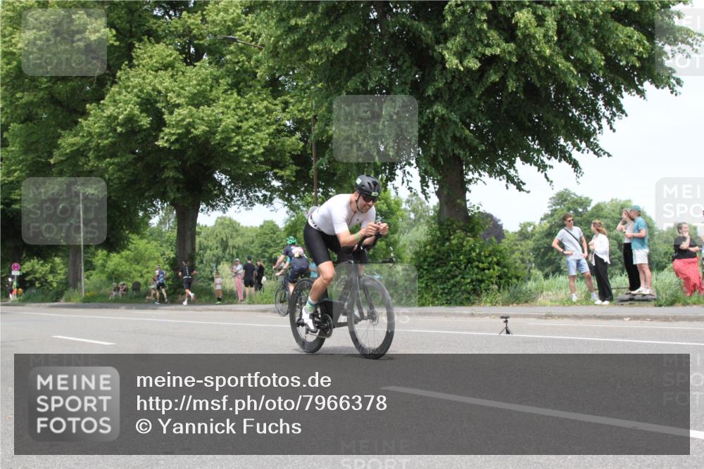 15.06.2025 - 7 Türme Triathlon Yannick Fuchs http://msf.ph/oto/7966378 15.06.2025 13:17:30 Radfahren  meine-sportfotos.de