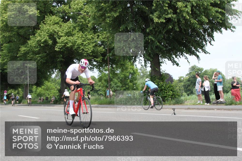 15.06.2025 - 7 Türme Triathlon Yannick Fuchs http://msf.ph/oto/7966393 15.06.2025 13:17:37 Radfahren  meine-sportfotos.de