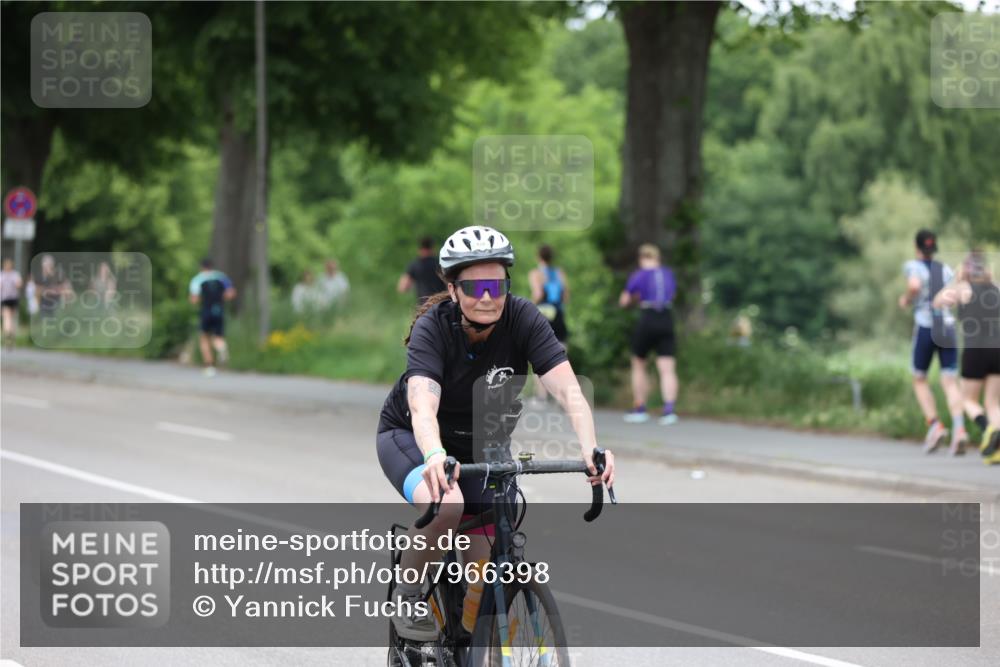 15.06.2025 - 7 Türme Triathlon Yannick Fuchs http://msf.ph/oto/7966398 15.06.2025 14:02:56 Radfahren 887 meine-sportfotos.de