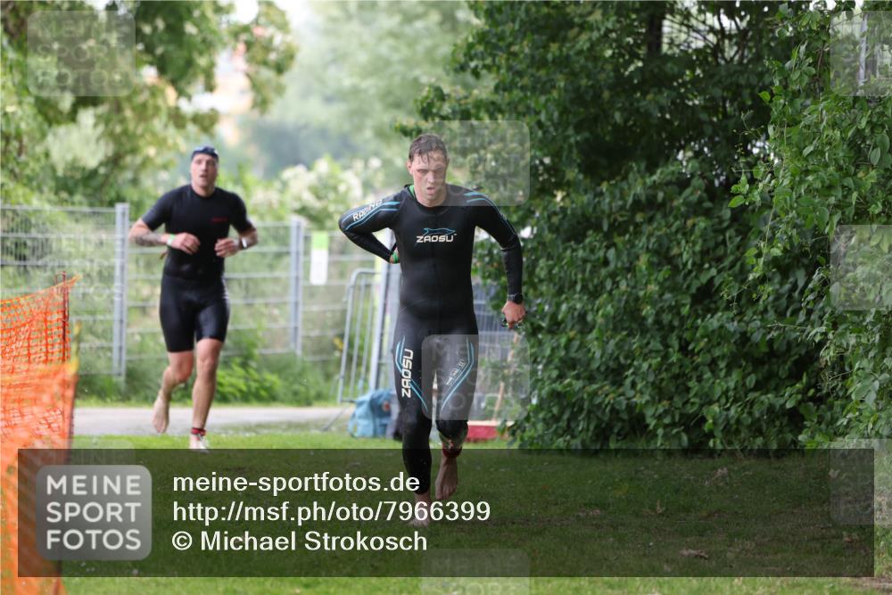 15.06.2025 - 7 Türme Triathlon Michael Strokosch http://msf.ph/oto/7966399 15.06.2025 12:20:33 Schwimmen 385, 438, 499, 573, 604, 610, 613, 634 meine-sportfotos.de