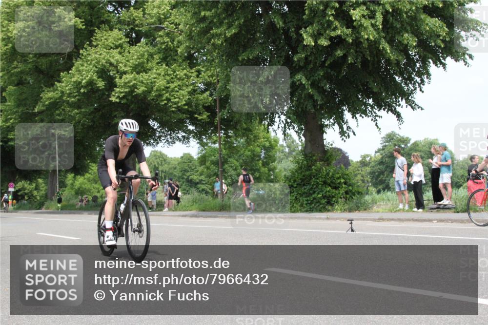 15.06.2025 - 7 Türme Triathlon Yannick Fuchs http://msf.ph/oto/7966432 15.06.2025 13:17:53 Radfahren  meine-sportfotos.de