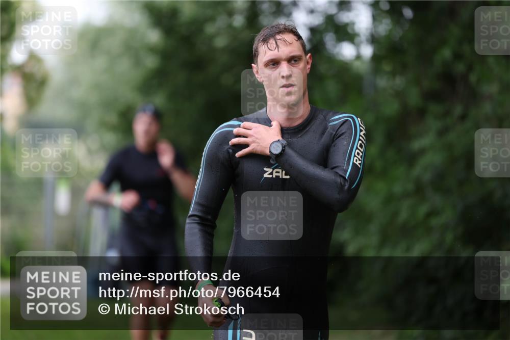 15.06.2025 - 7 Türme Triathlon Michael Strokosch http://msf.ph/oto/7966454 15.06.2025 12:20:36 Schwimmen 385, 438, 499, 573, 610, 613, 634 meine-sportfotos.de